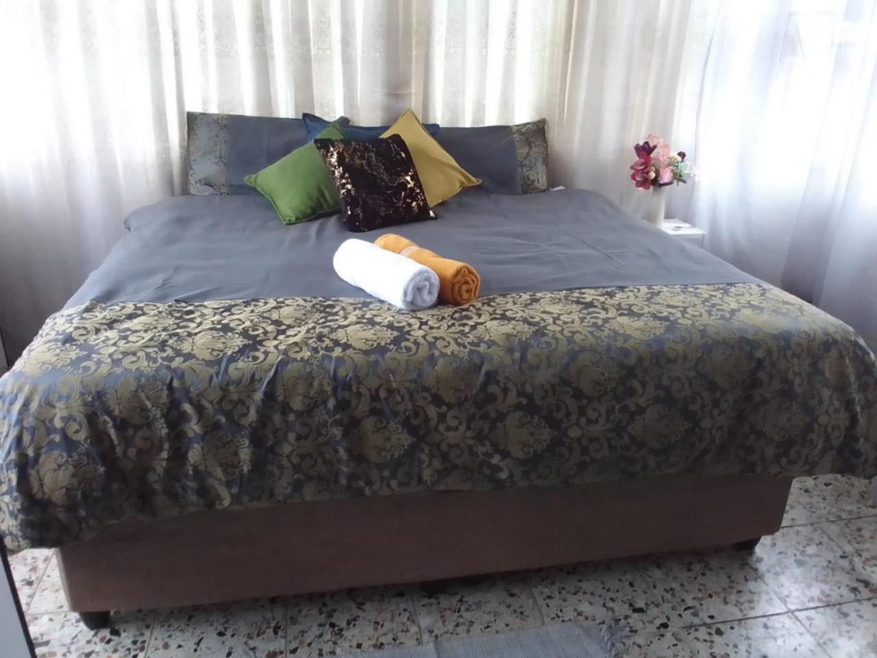 Privatunterkunft Lindokuhle *